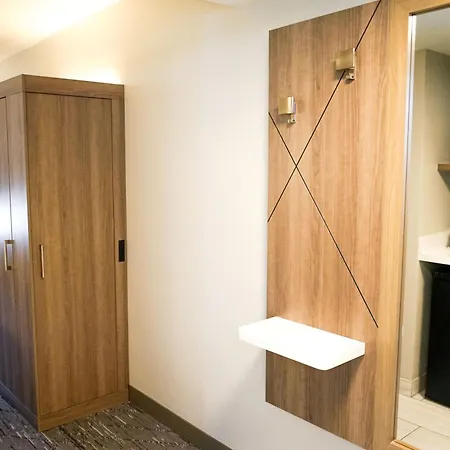 Holiday Inn Express La Junta By Ihg Exterior photo