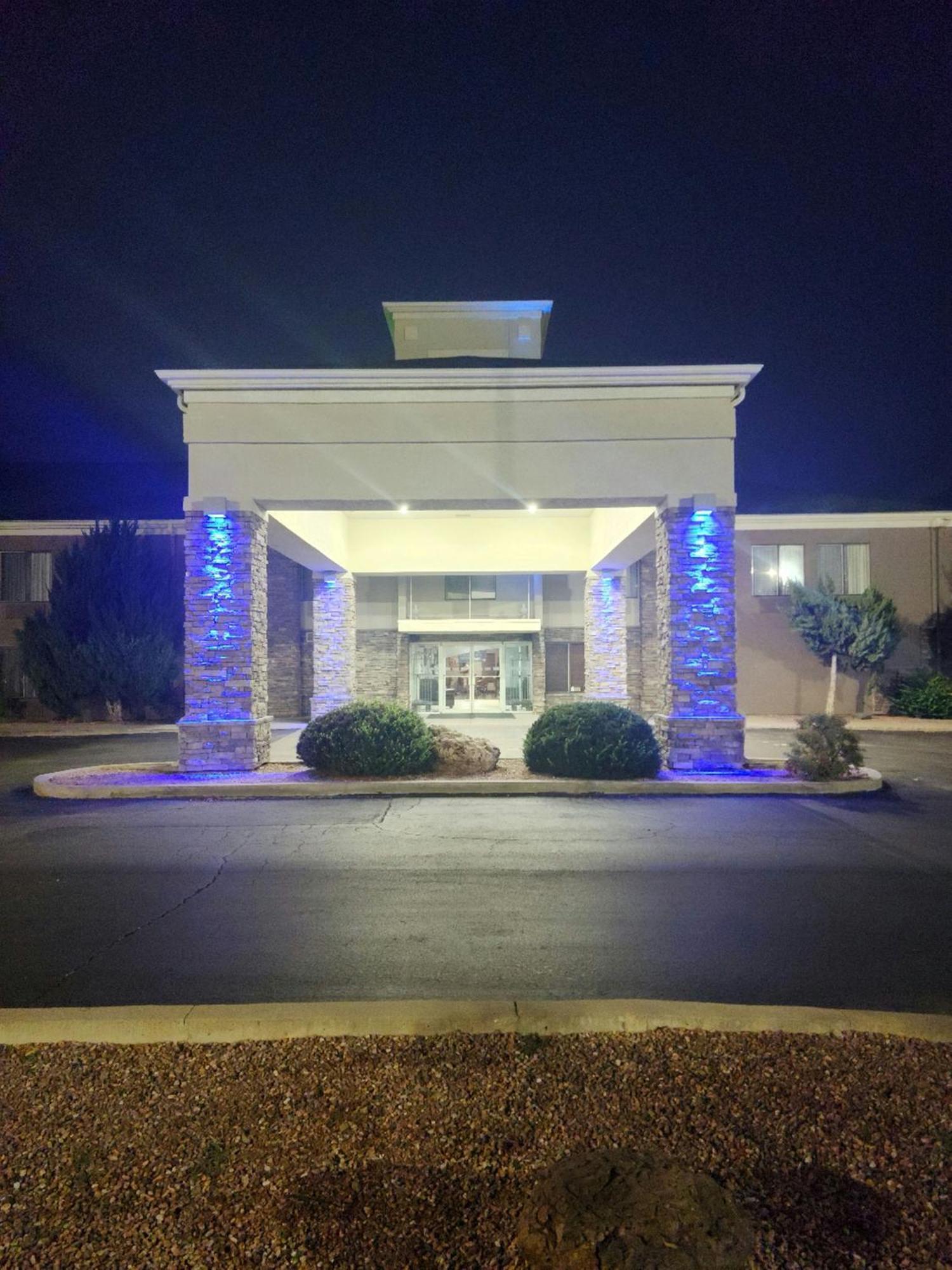 Express By Ihg Hotel