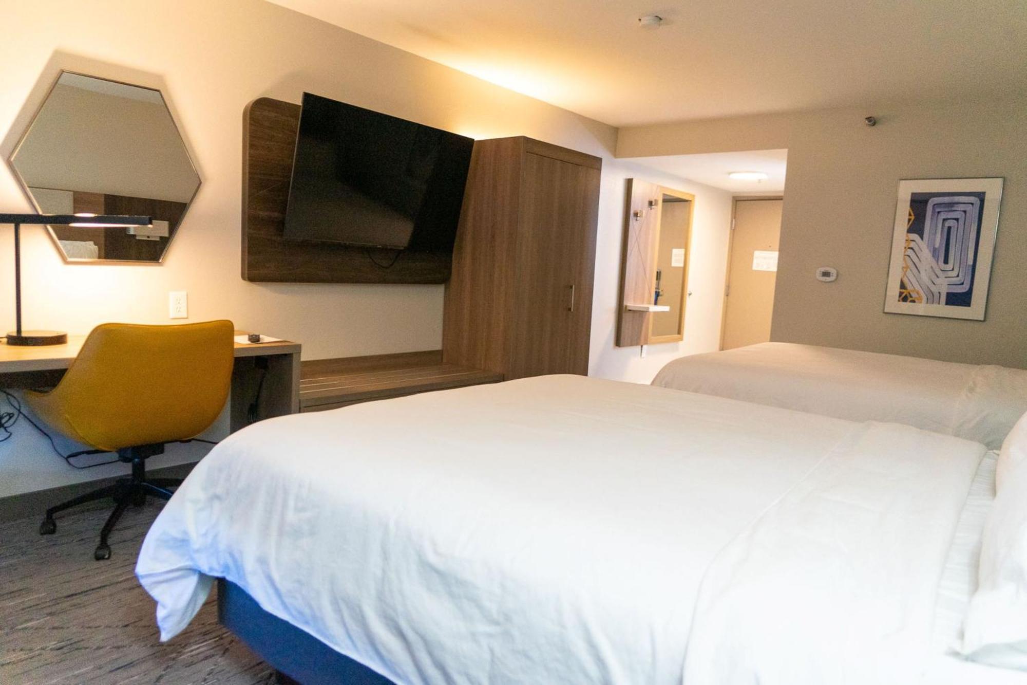 Express By Ihg Hotel 2*