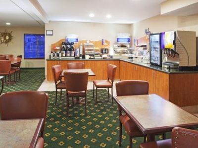 Express By Ihg La Junta