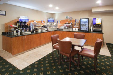 Express By Ihg 2* La Junta