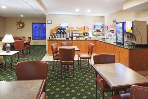 Express By Ihg Hotel 2*